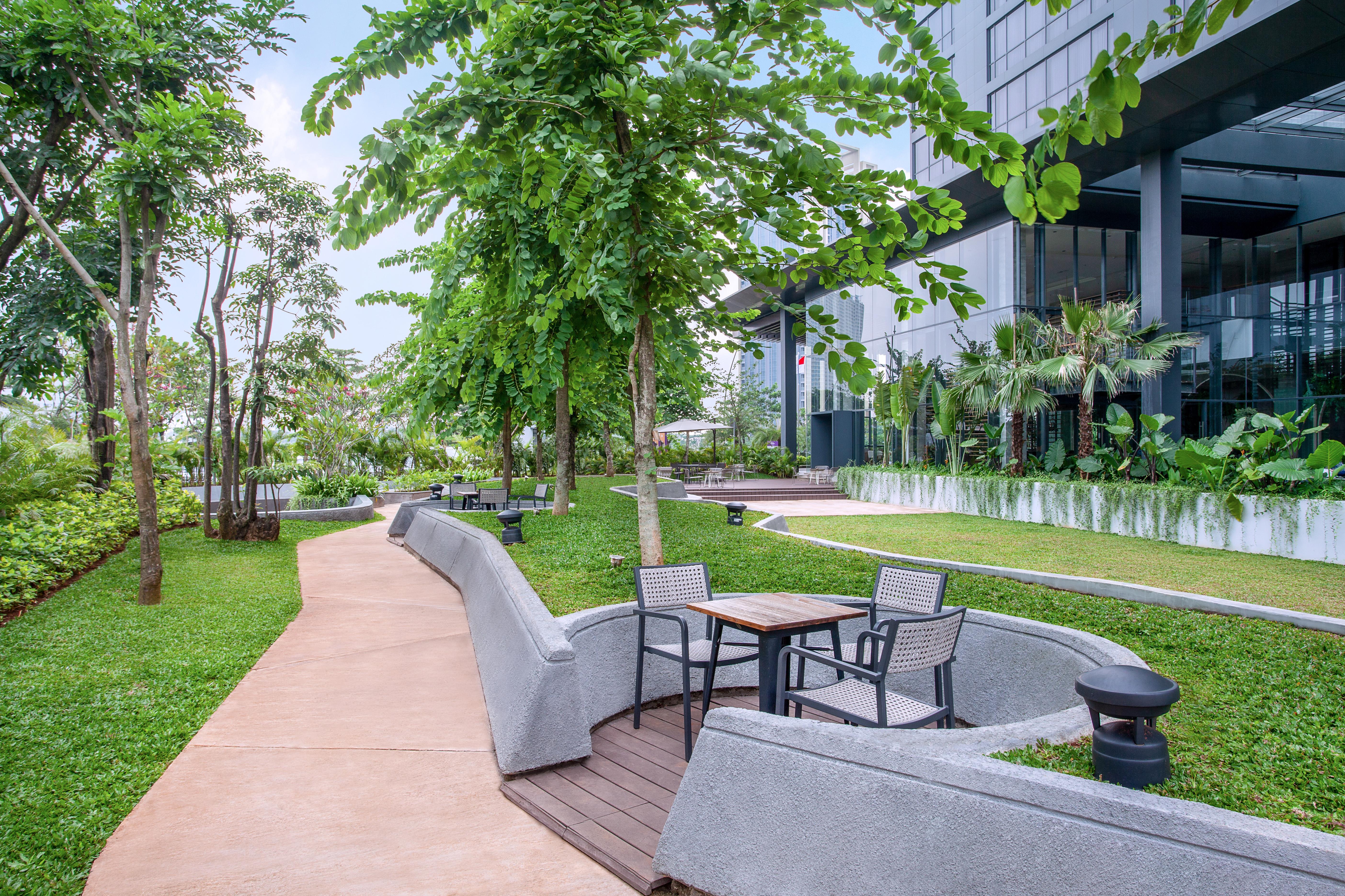 Mercure Tangerang Bsd City Extérieur photo